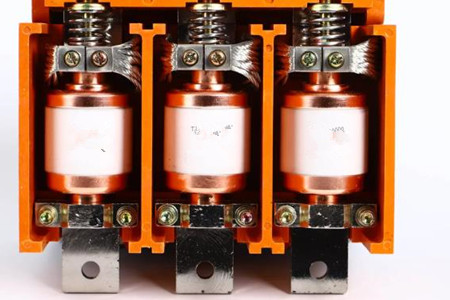 高壓真空開(kāi)關(guān)管出現(xiàn)黃斑，這幾點(diǎn)原因需掌握！